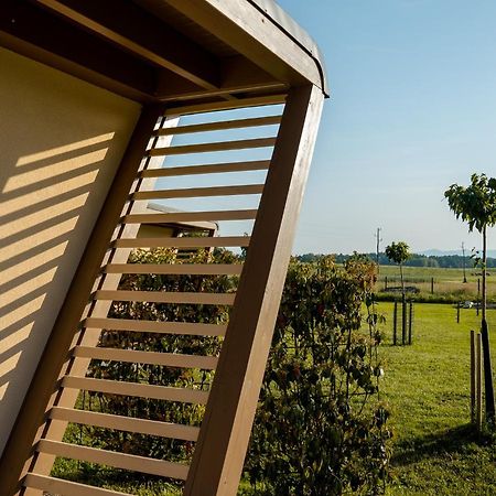 Fortun Estate - Apartmaji Ob Reki Kolpi Метлика Экстерьер фото