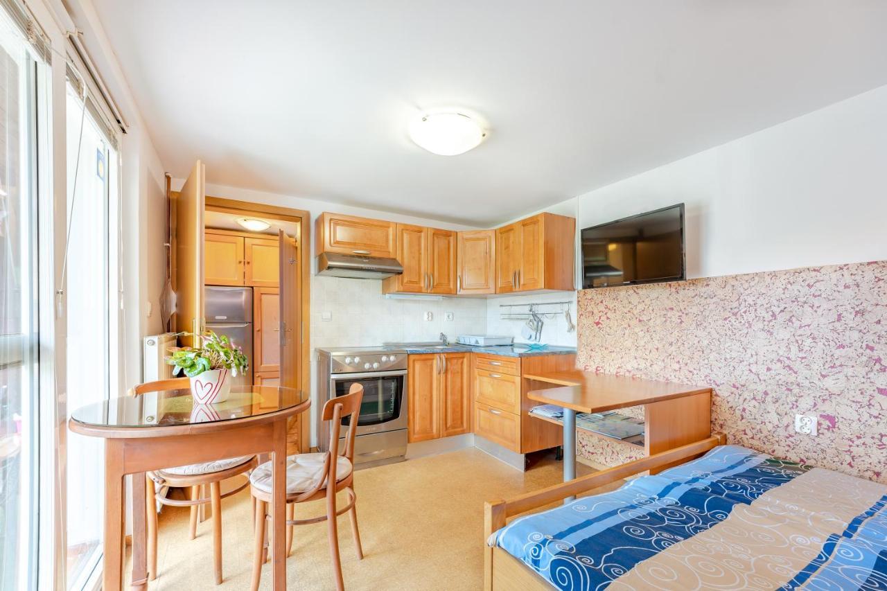 Fortun Estate - Apartmaji Ob Reki Kolpi Метлика Экстерьер фото