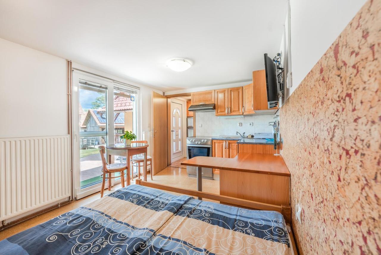 Fortun Estate - Apartmaji Ob Reki Kolpi Метлика Экстерьер фото