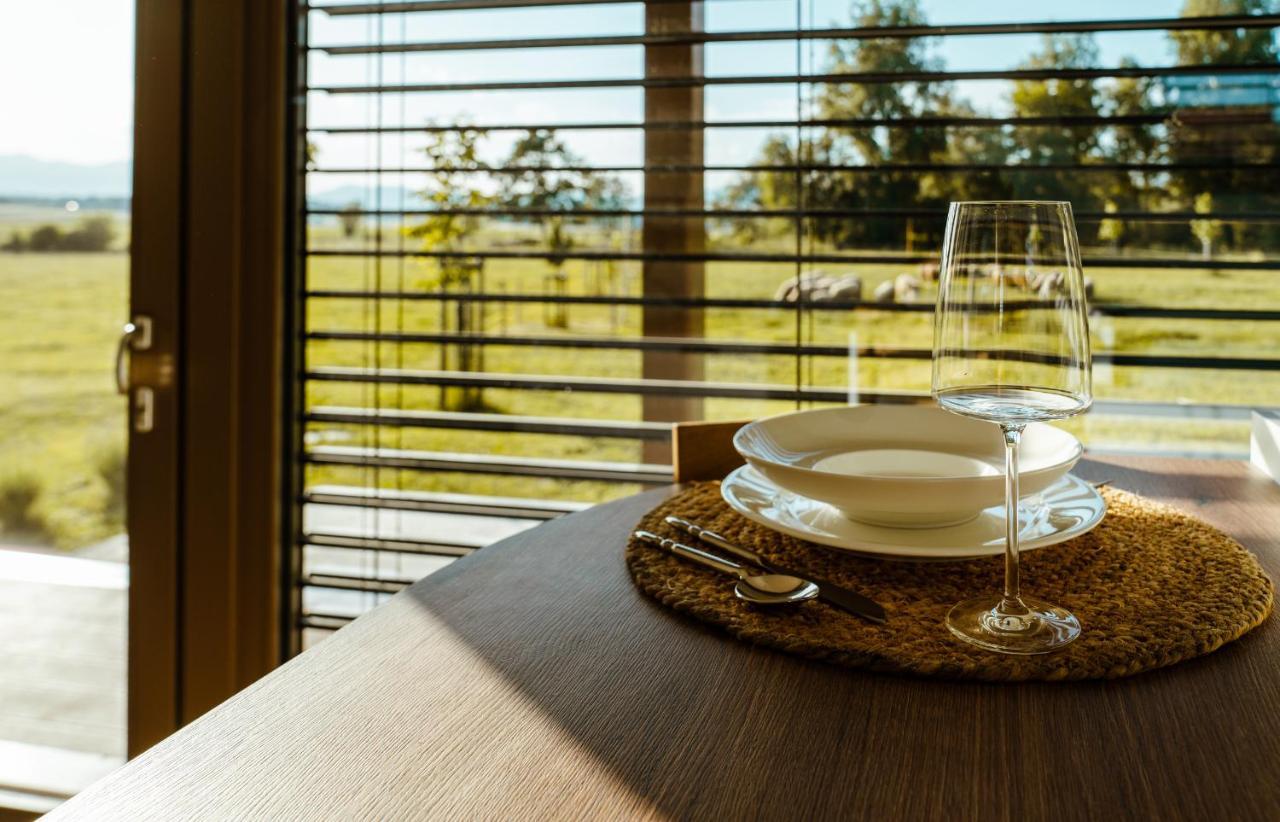 Fortun Estate - Apartmaji Ob Reki Kolpi Метлика Экстерьер фото